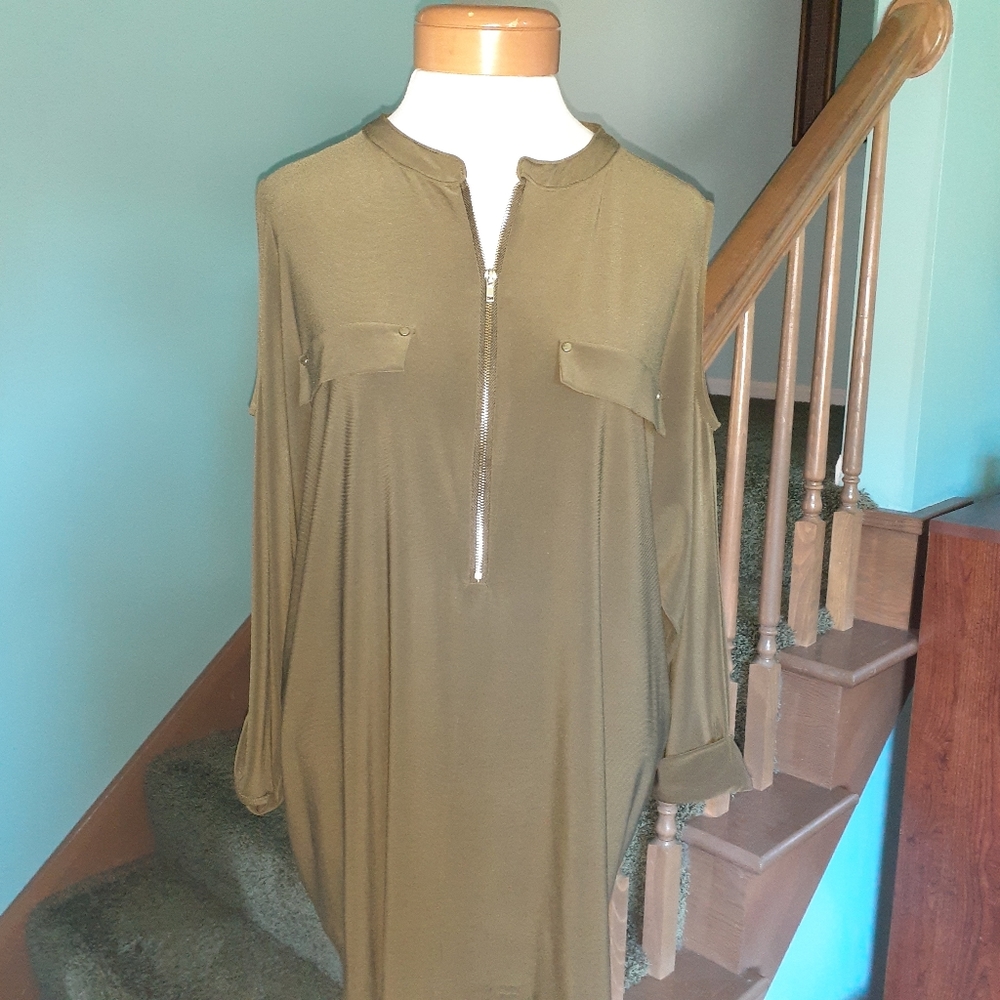 Nina Leonard gold zipper 3/4 sleeve knit tunic top in Olive green size Large